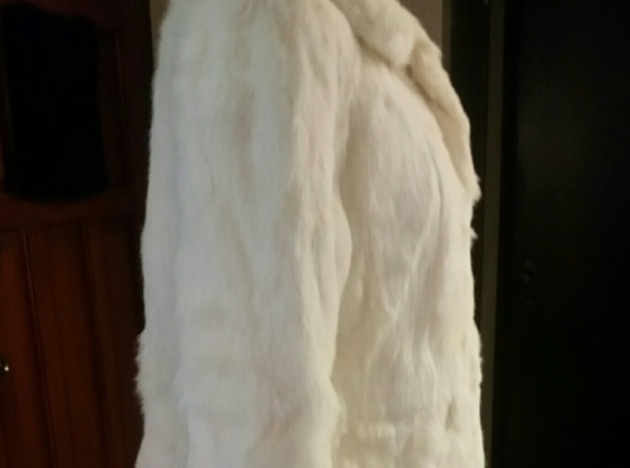 Fur coat - Picture 2 of 3